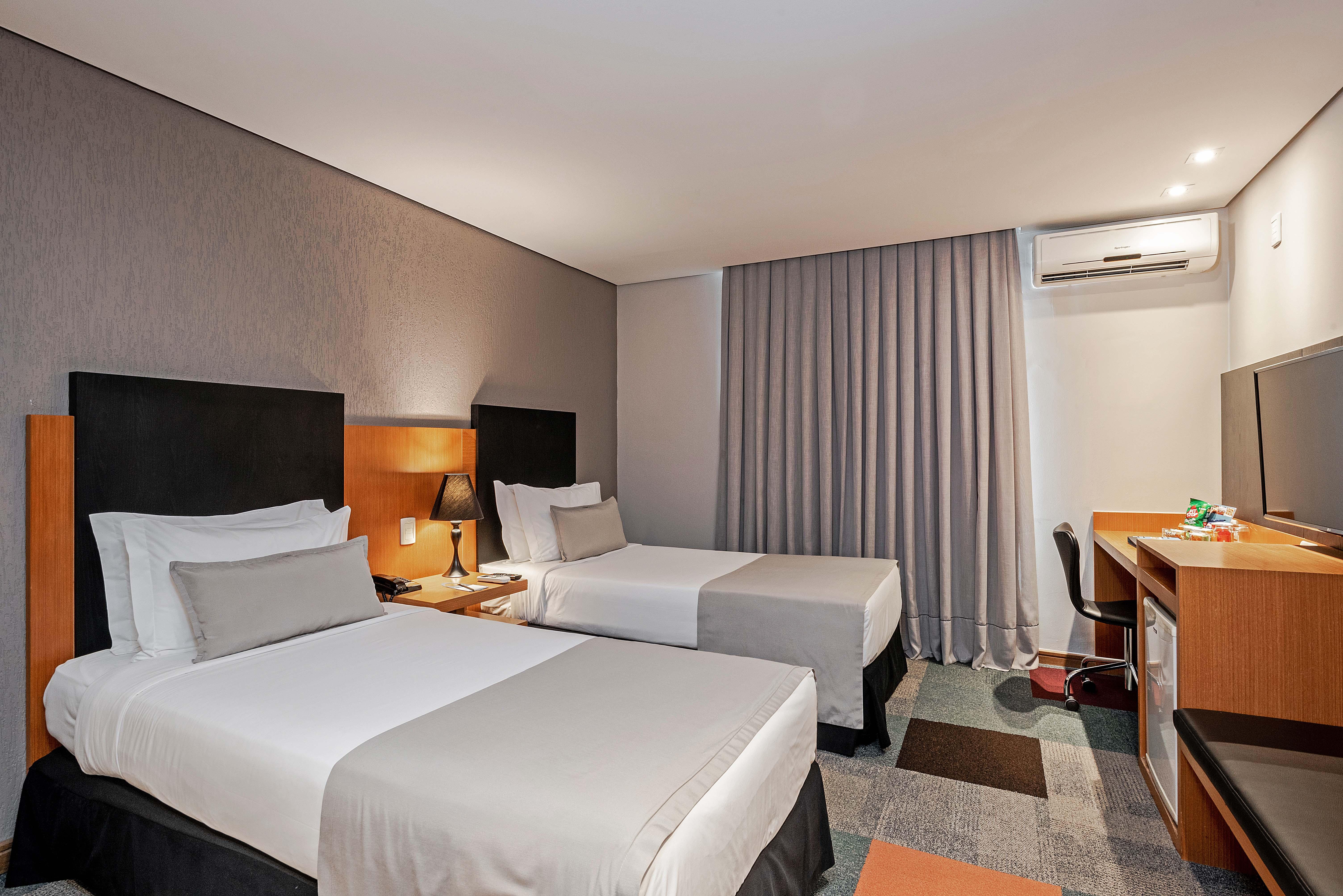 Hotel Slaviero Batel 4*